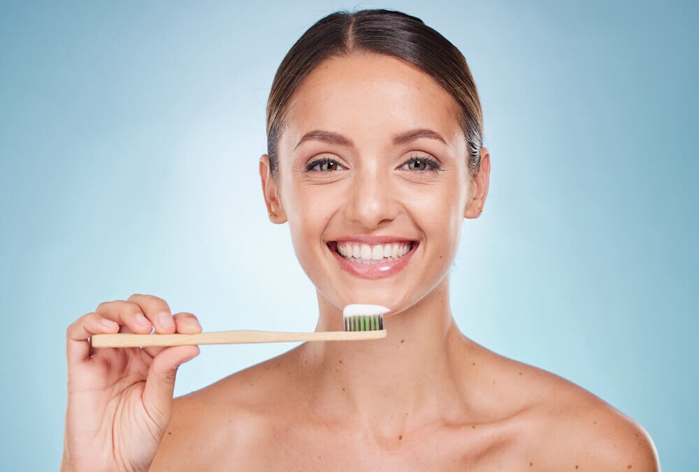 Do I Need to Brush Teeth Every Time I Eat with Invisalign?